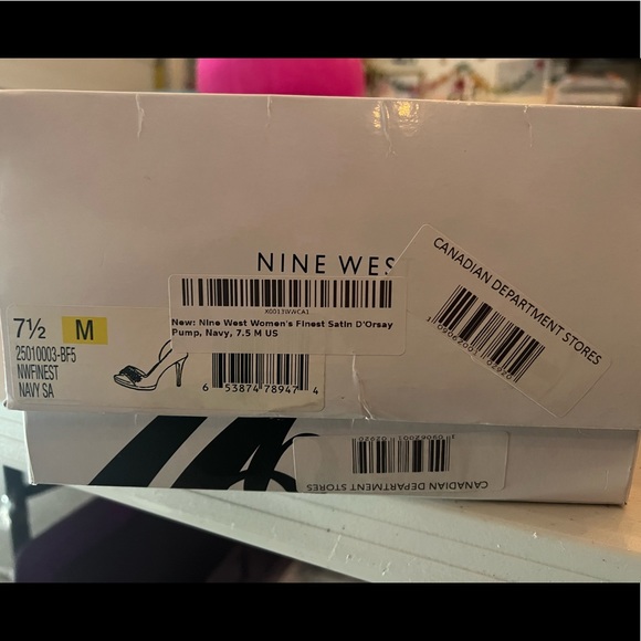 Nine West • Blue satin heel with embellishment • Size 7 - Picture 5 of 6